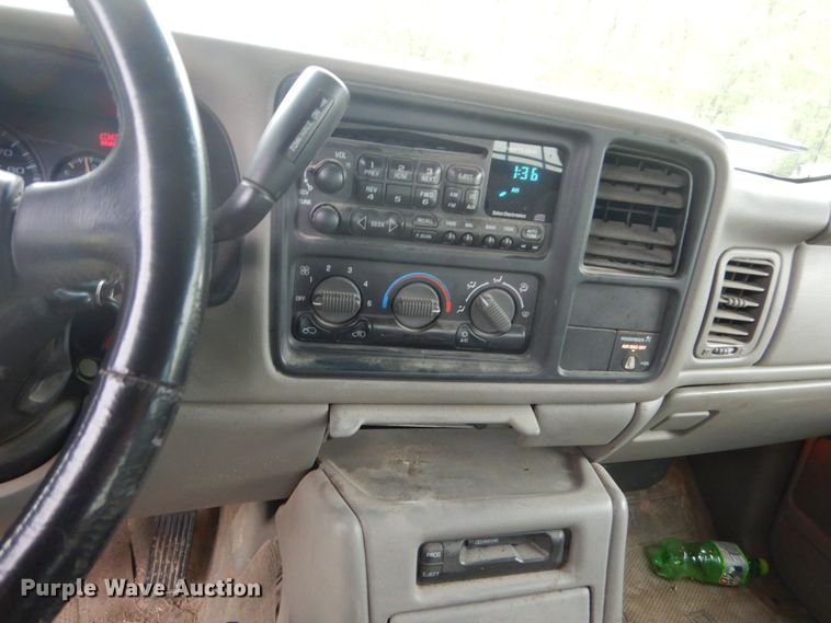 image for item GW9919 2000 Chevrolet Silverado 2500  Ext. Cab pickup truck