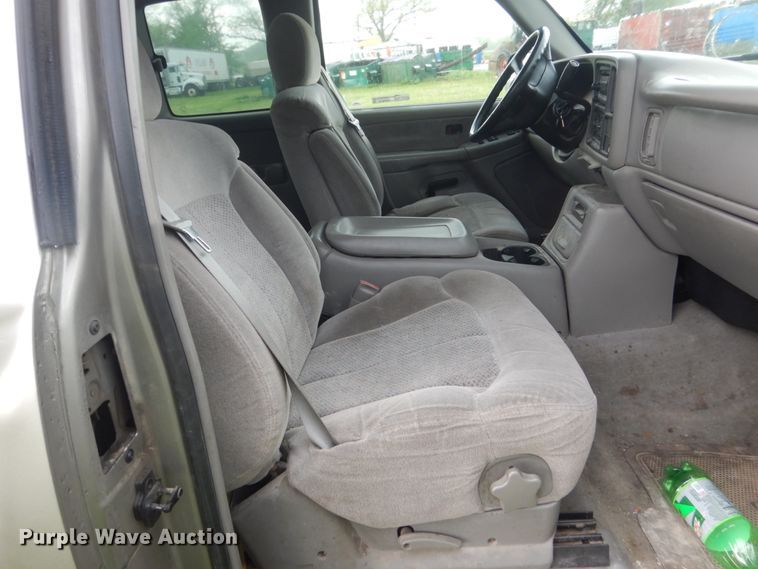 image for item GW9919 2000 Chevrolet Silverado 2500  Ext. Cab pickup truck