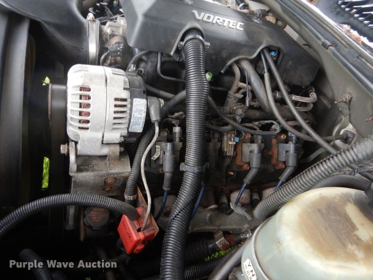 image for item GW9919 2000 Chevrolet Silverado 2500  Ext. Cab pickup truck