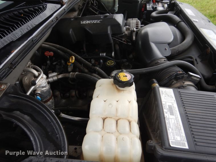 image for item GW9919 2000 Chevrolet Silverado 2500  Ext. Cab pickup truck