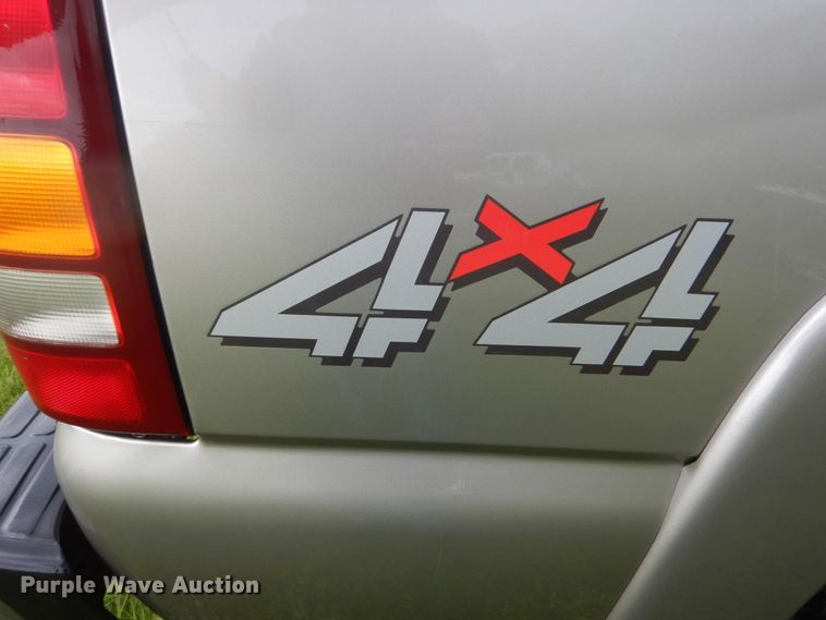 image for item GW9919 2000 Chevrolet Silverado 2500  Ext. Cab pickup truck