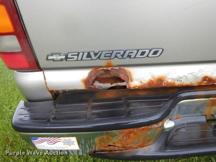 image for item GW9919 2000 Chevrolet Silverado 2500  Ext. Cab pickup truck