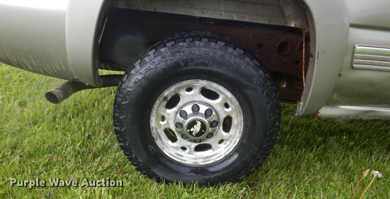 image for item GW9919 2000 Chevrolet Silverado 2500  Ext. Cab pickup truck