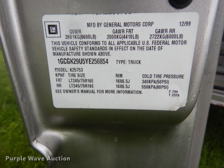 image for item GW9919 2000 Chevrolet Silverado 2500  Ext. Cab pickup truck