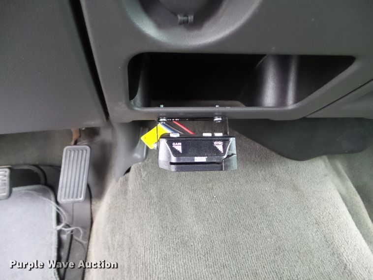 image for item GX9063 2004 Chevrolet Silverado 1500  Crew Cab pickup truck