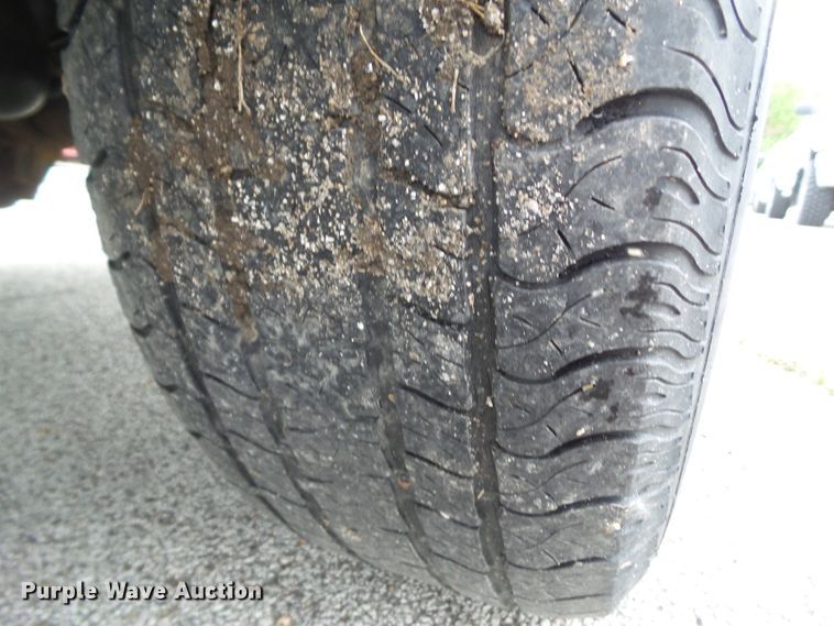 image for item GX9063 2004 Chevrolet Silverado 1500  Crew Cab pickup truck