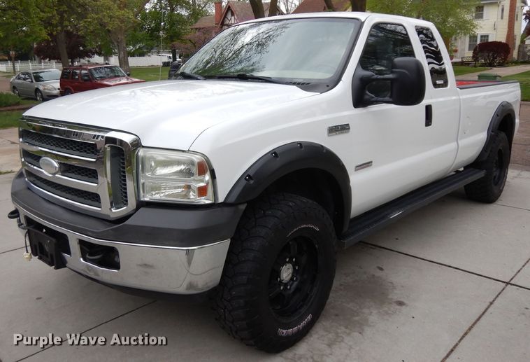 image for item GY9207 2005 Ford F250 Super Duty  SuperCab pickup truck