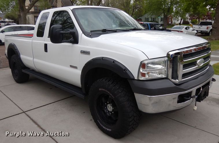 image for item GY9207 2005 Ford F250 Super Duty  SuperCab pickup truck