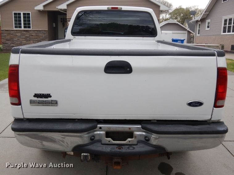 image for item GY9207 2005 Ford F250 Super Duty  SuperCab pickup truck