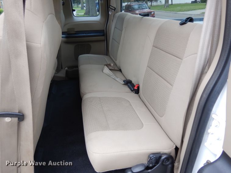 image for item GY9207 2005 Ford F250 Super Duty  SuperCab pickup truck