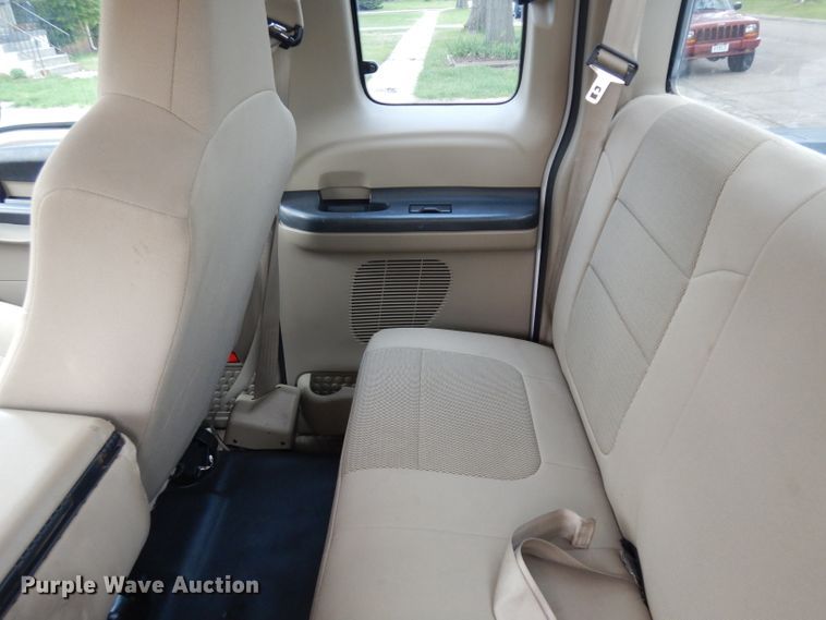 image for item GY9207 2005 Ford F250 Super Duty  SuperCab pickup truck