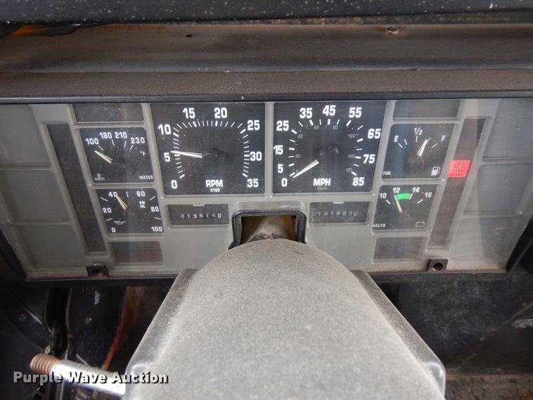 image for item GY9208 1997 International 3800 school bus