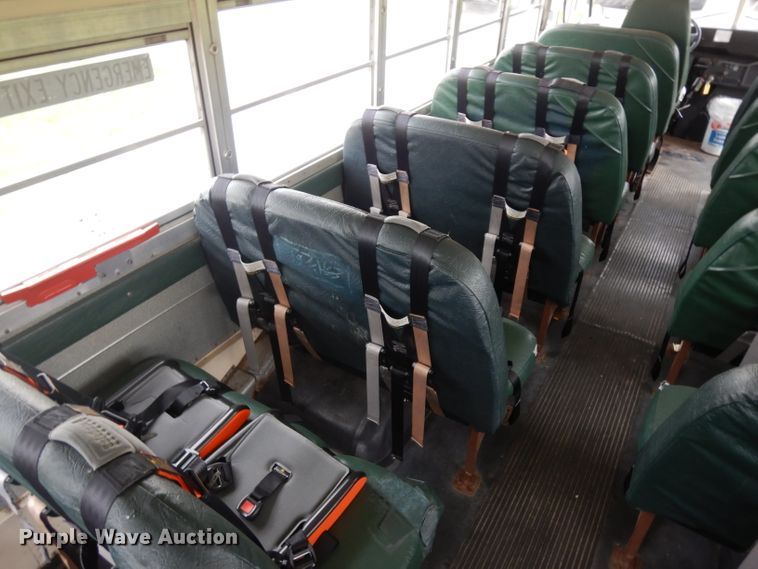 image for item GY9208 1997 International 3800 school bus