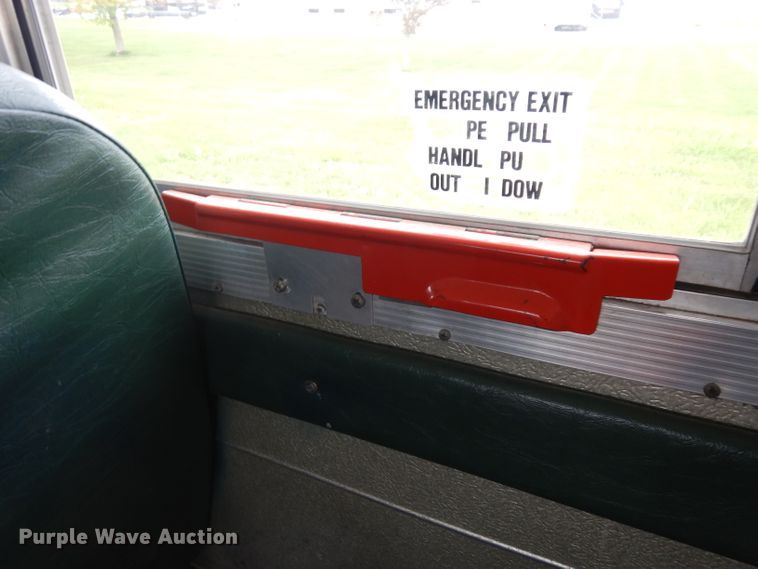 image for item GY9208 1997 International 3800 school bus