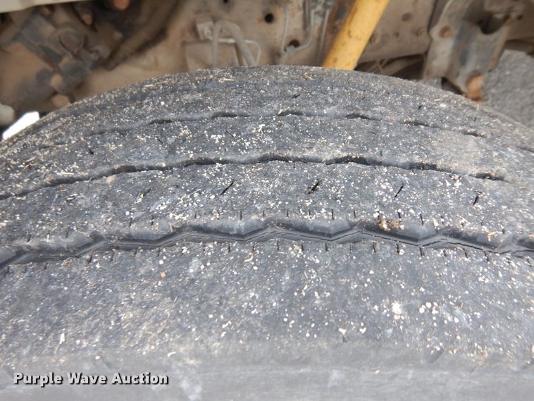 image for item GY9208 1997 International 3800 school bus