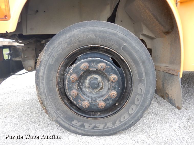 image for item GY9208 1997 International 3800 school bus