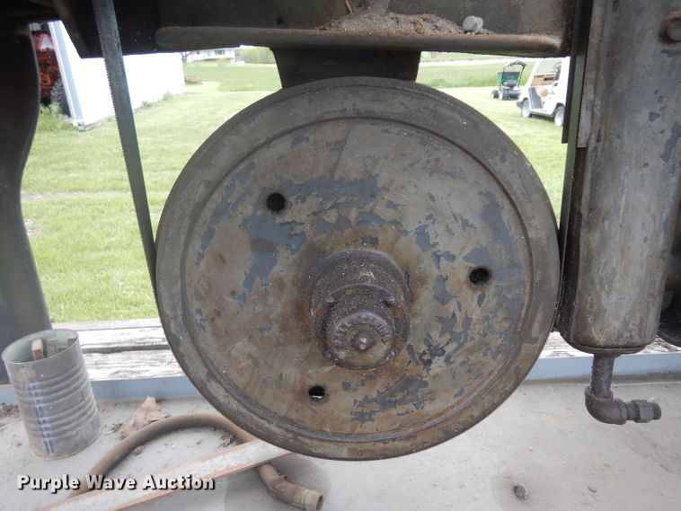 image for item GY9212 Armstrong-Blum 8/MG1 bandsaw