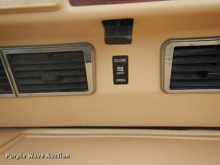 image for item GY9213 1986 Yamaha G3 Sunclassic golf cart