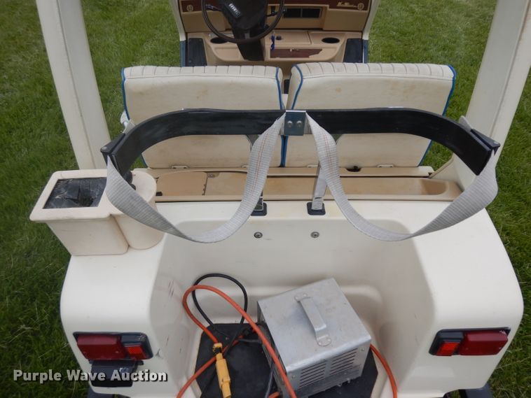 image for item GY9213 1986 Yamaha G3 Sunclassic golf cart