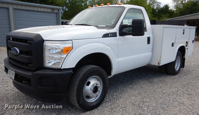 image for item HA9137 2016 Ford F350 Super Duty XL  utility bed pickup truck