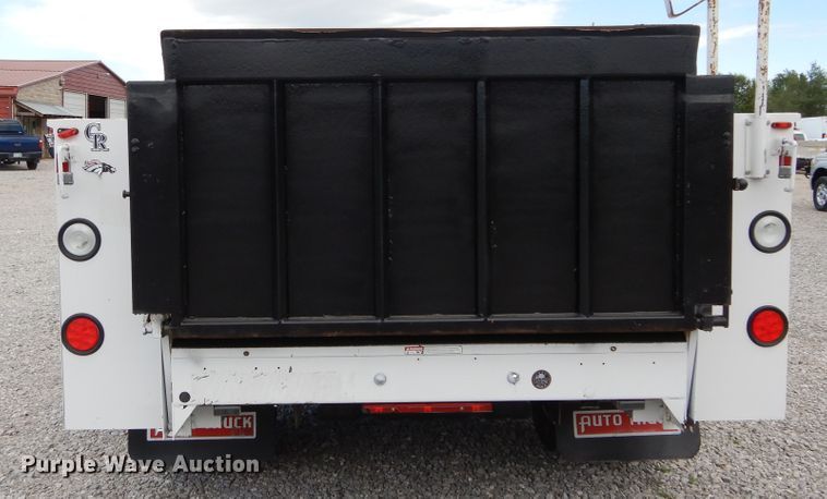 image for item HA9137 2016 Ford F350 Super Duty XL  utility bed pickup truck