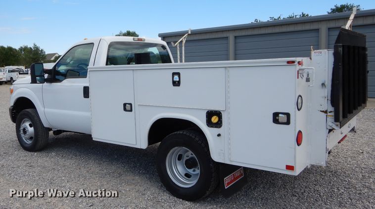 image for item HA9137 2016 Ford F350 Super Duty XL  utility bed pickup truck