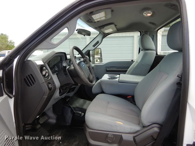 image for item HA9137 2016 Ford F350 Super Duty XL  utility bed pickup truck