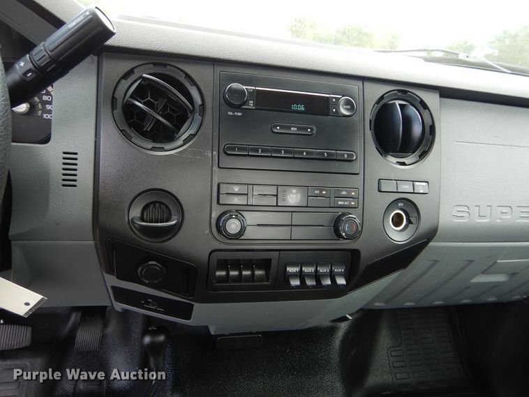 image for item HA9137 2016 Ford F350 Super Duty XL  utility bed pickup truck