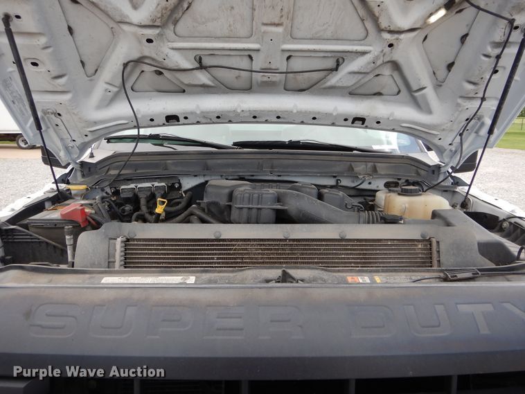 image for item HA9137 2016 Ford F350 Super Duty XL  utility bed pickup truck