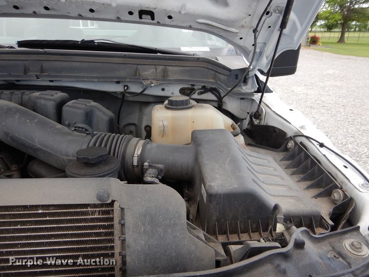 image for item HA9137 2016 Ford F350 Super Duty XL  utility bed pickup truck