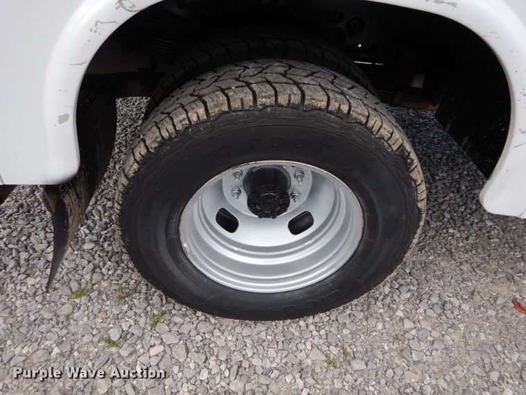 image for item HA9137 2016 Ford F350 Super Duty XL  utility bed pickup truck