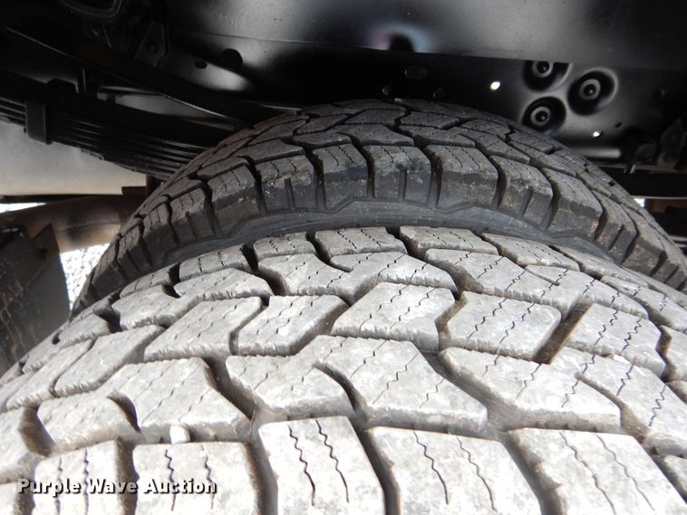 image for item HA9137 2016 Ford F350 Super Duty XL  utility bed pickup truck