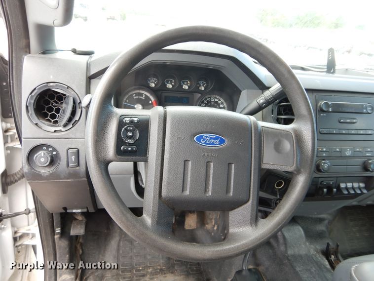 image for item HA9138 2014 Ford F250 Super Duty  Crew Cab utility bed pickup truck