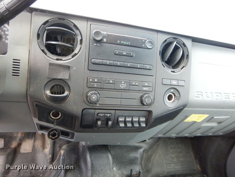 image for item HA9138 2014 Ford F250 Super Duty  Crew Cab utility bed pickup truck