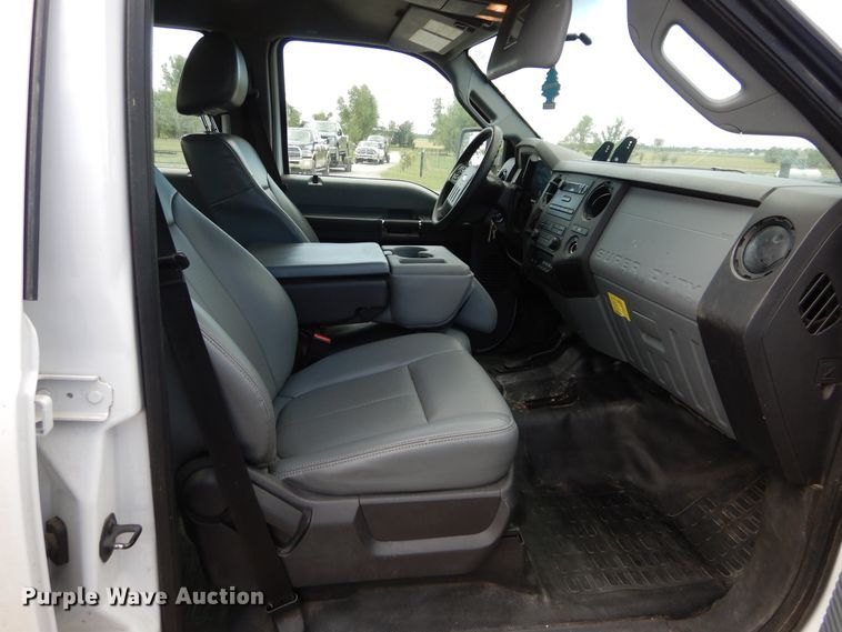 image for item HA9138 2014 Ford F250 Super Duty  Crew Cab utility bed pickup truck