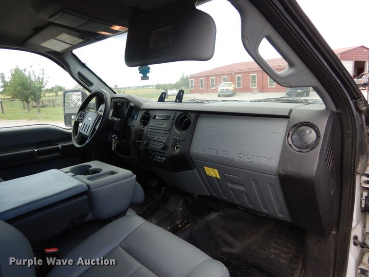 image for item HA9138 2014 Ford F250 Super Duty  Crew Cab utility bed pickup truck