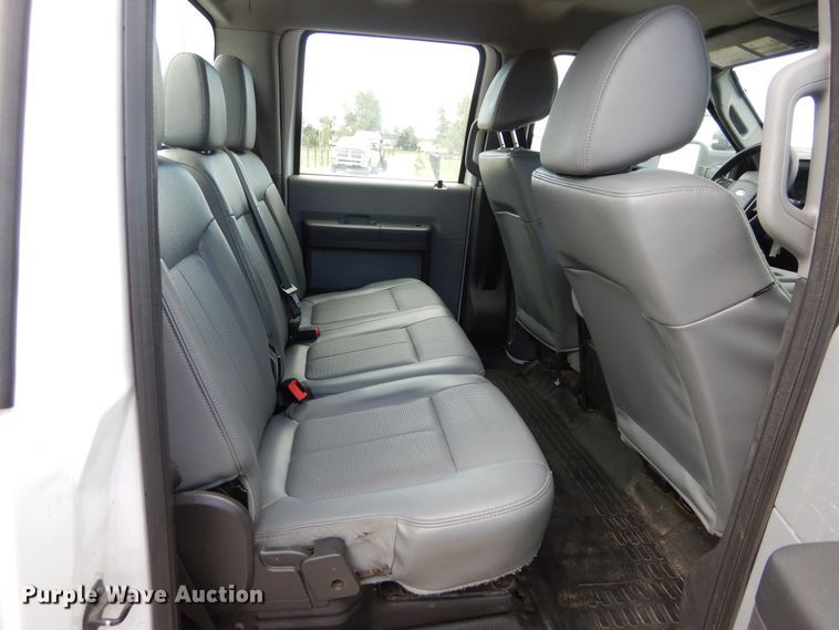 image for item HA9138 2014 Ford F250 Super Duty  Crew Cab utility bed pickup truck