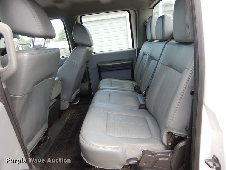 image for item HA9138 2014 Ford F250 Super Duty  Crew Cab utility bed pickup truck