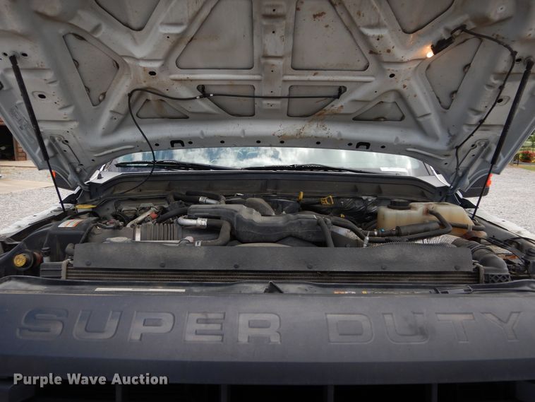 image for item HA9138 2014 Ford F250 Super Duty  Crew Cab utility bed pickup truck