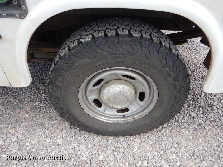 image for item HA9138 2014 Ford F250 Super Duty  Crew Cab utility bed pickup truck