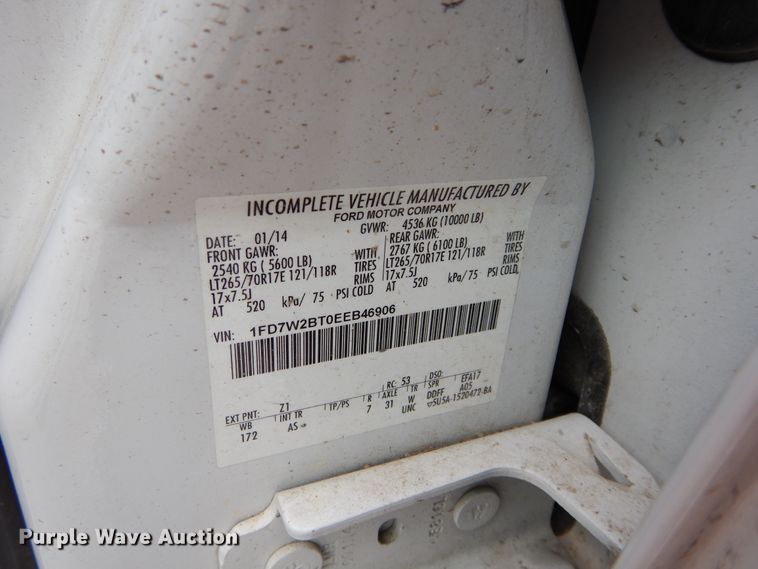 image for item HA9138 2014 Ford F250 Super Duty  Crew Cab utility bed pickup truck