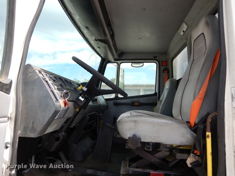 image for item HA9139 1998 Freightliner FL70  box truck