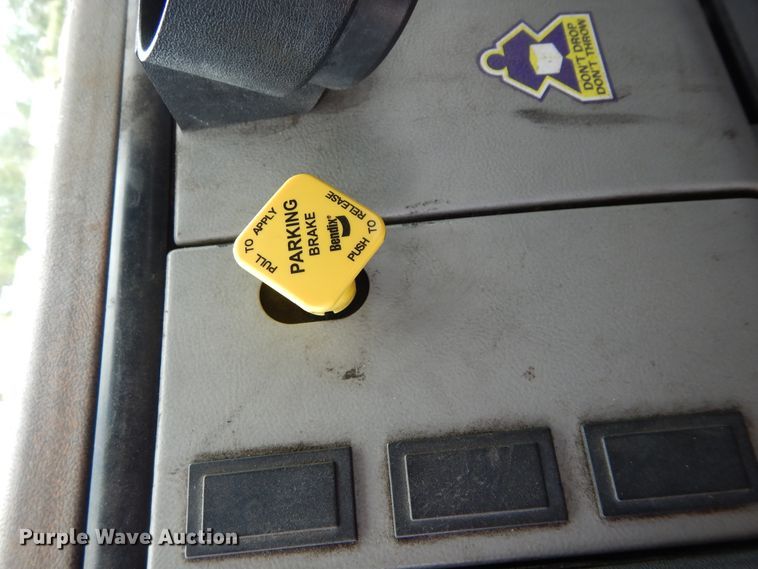 image for item HA9139 1998 Freightliner FL70  box truck