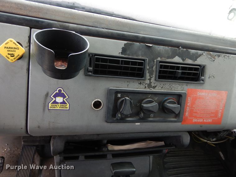 image for item HA9139 1998 Freightliner FL70  box truck