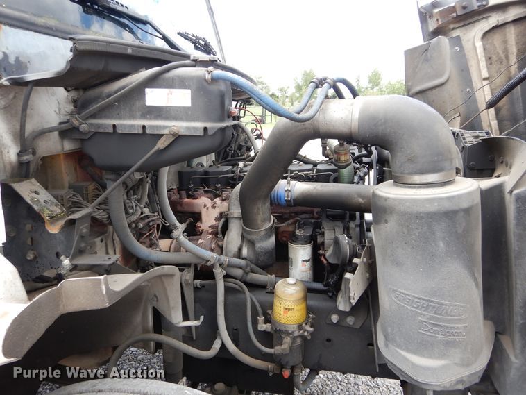 image for item HA9139 1998 Freightliner FL70  box truck