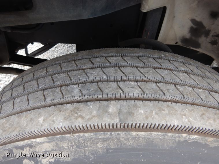 image for item HA9139 1998 Freightliner FL70  box truck