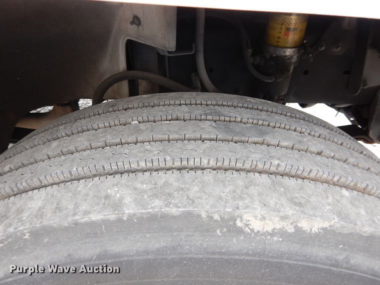 image for item HA9139 1998 Freightliner FL70  box truck