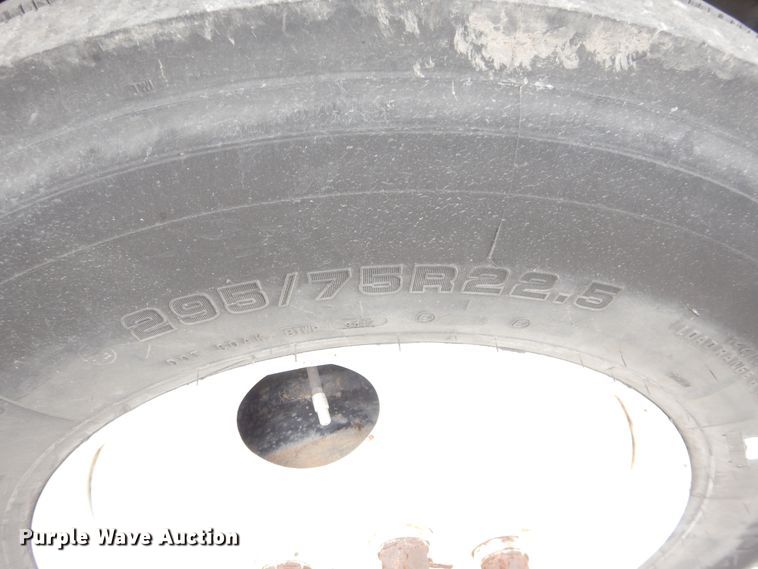 image for item HA9139 1998 Freightliner FL70  box truck