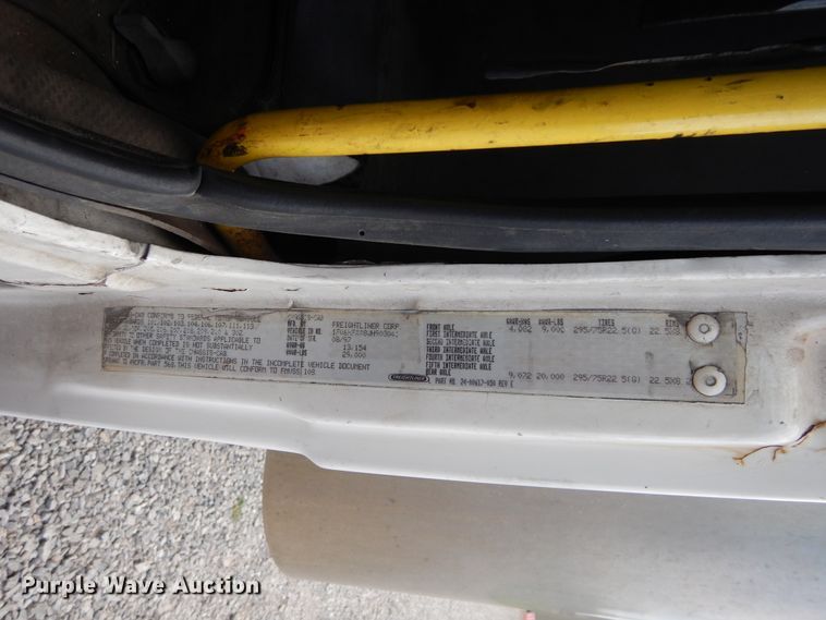 image for item HA9139 1998 Freightliner FL70  box truck