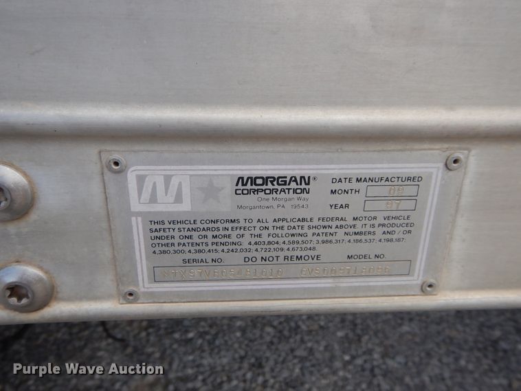 image for item HA9139 1998 Freightliner FL70  box truck